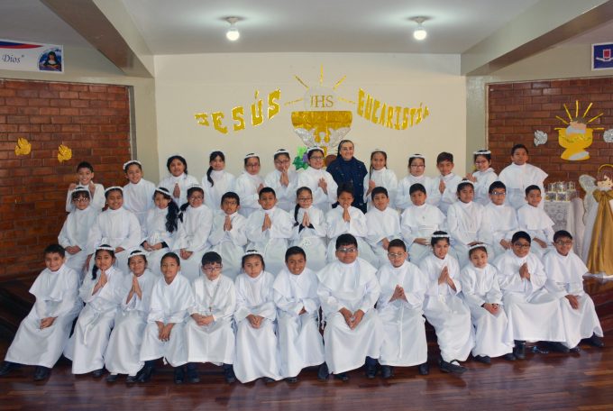 PRIMERAS COMUNIONES EN EL COLEGIO BEATA ANA MARÍA JAVOUHEY