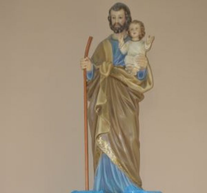 Orando en Acción de Gracias a San José